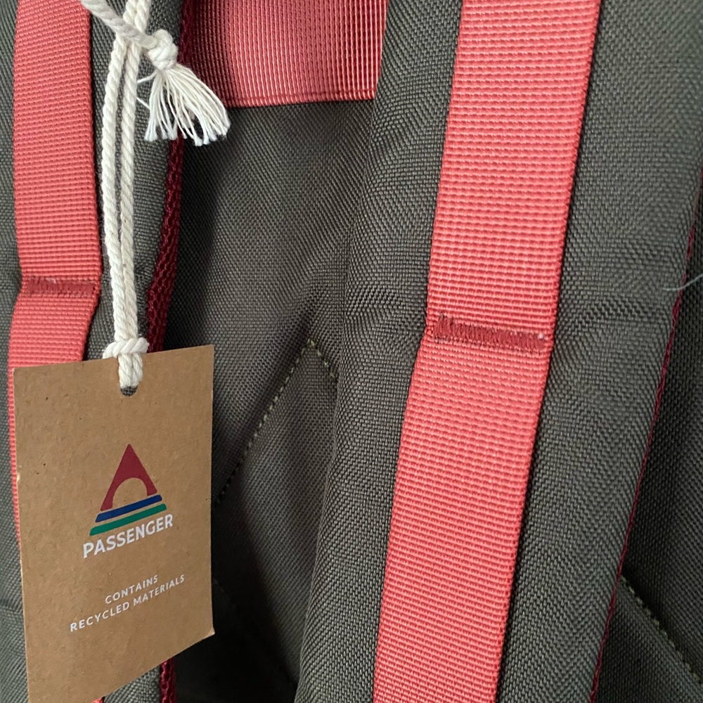 Passenger Boondocker Recycled 26L Backpack - Khaki - NWT - Picture 5 of 10